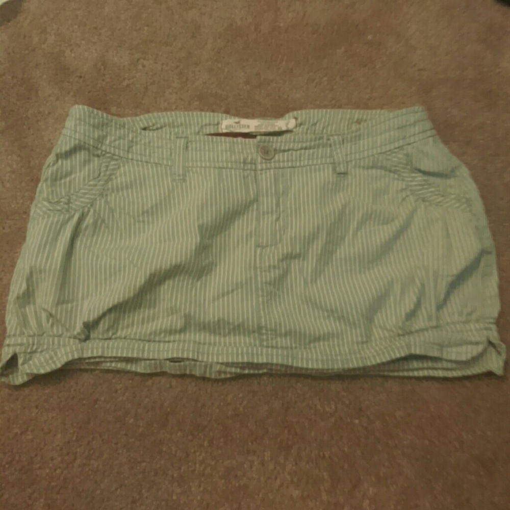 Hollister balloon skirt